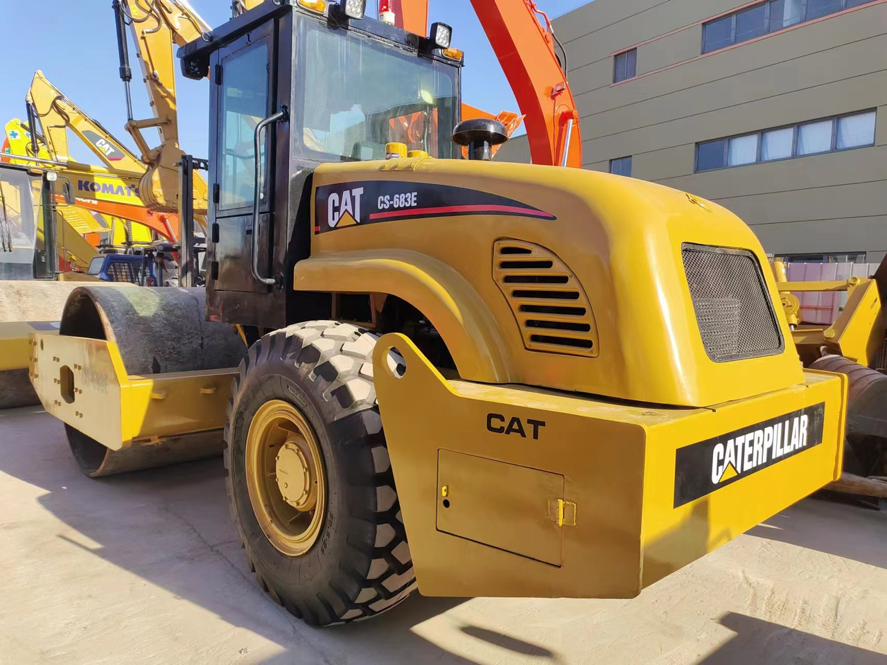 Компактор CATERPILLAR CS683E: фото 9 Компактор CATERPILLAR CS683E: фото 9