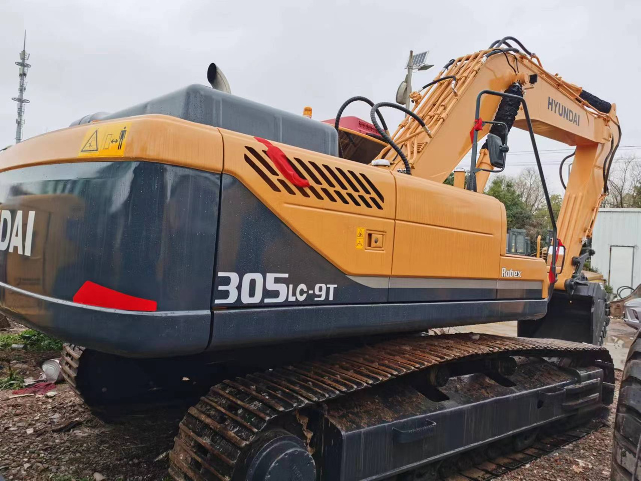 HYUNDAI 305LC-9T - Гусеничный экскаватор: фото 2 HYUNDAI 305LC-9T - Гусеничный экскаватор: фото 2