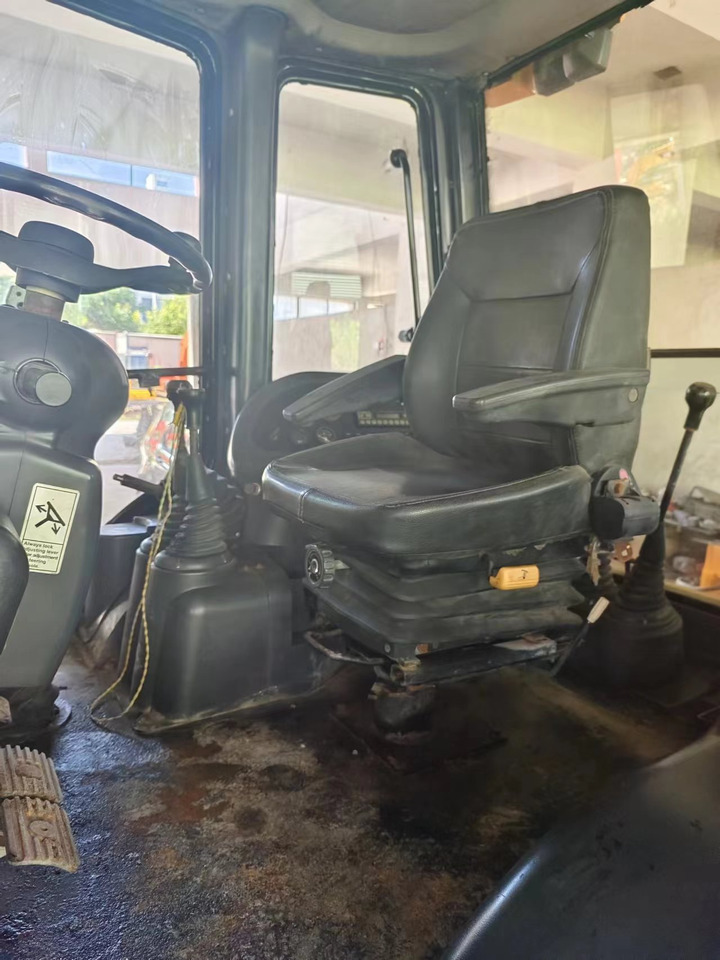 JCB 3CX - Экскаватор-погрузчик: фото 4 JCB 3CX - Экскаватор-погрузчик: фото 4