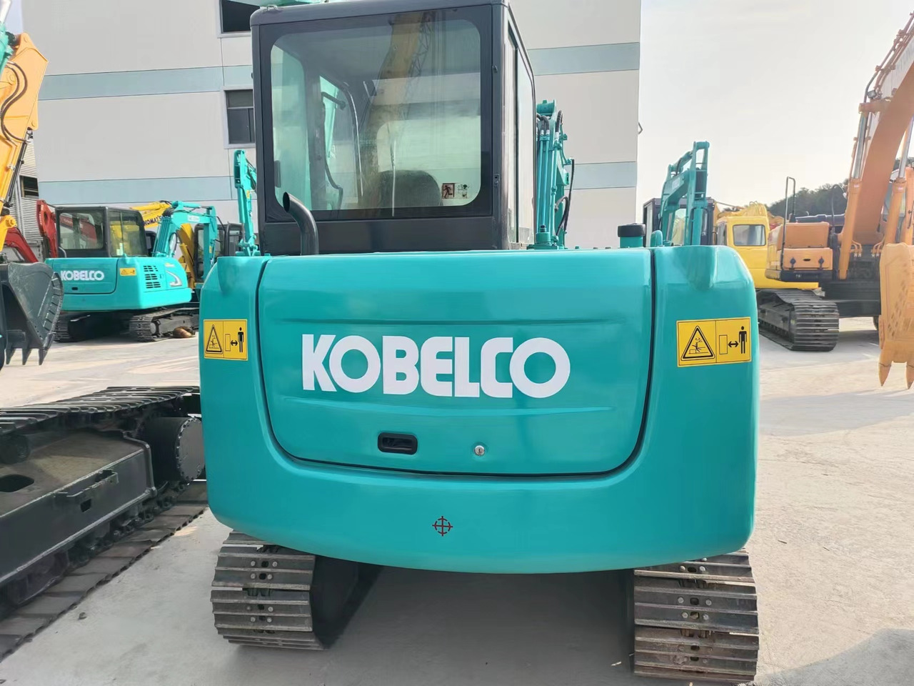 KOBELCO SK60-8 - Мини-экскаватор: фото 2 KOBELCO SK60-8 - Мини-экскаватор: фото 2