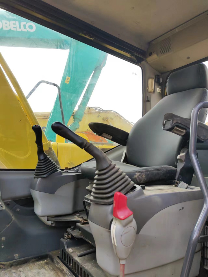 KOMATSU PC130-7 - Гусеничный экскаватор: фото 3 KOMATSU PC130-7 - Гусеничный экскаватор: фото 3