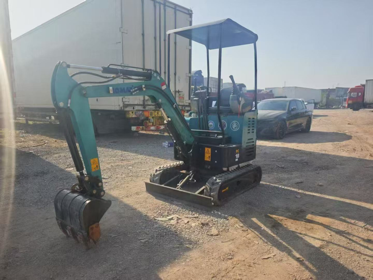 KOMATSU PC18 - Мини-экскаватор: фото 1 KOMATSU PC18 - Мини-экскаватор: фото 1