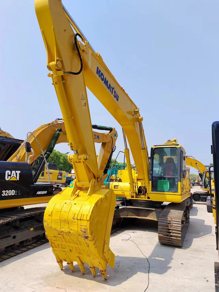 KOMATSU PC200-7 - Гусеничный экскаватор: фото 3 KOMATSU PC200-7 - Гусеничный экскаватор: фото 3