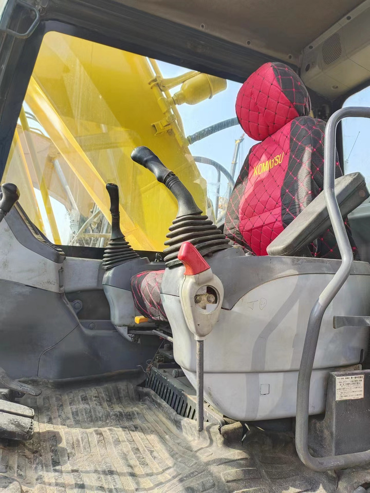 KOMATSU PC200-7 - Гусеничный экскаватор: фото 3 KOMATSU PC200-7 - Гусеничный экскаватор: фото 3