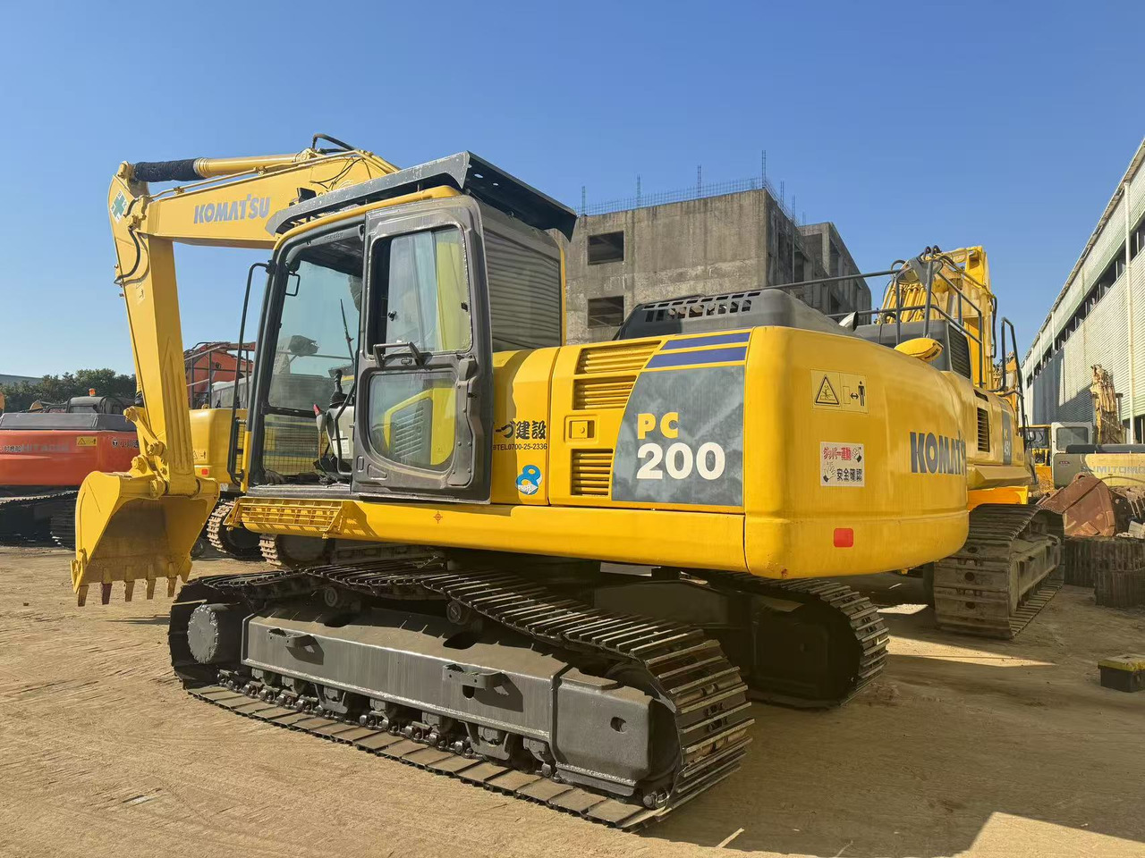 KOMATSU PC200-8 - Гусеничный экскаватор: фото 2 KOMATSU PC200-8 - Гусеничный экскаватор: фото 2