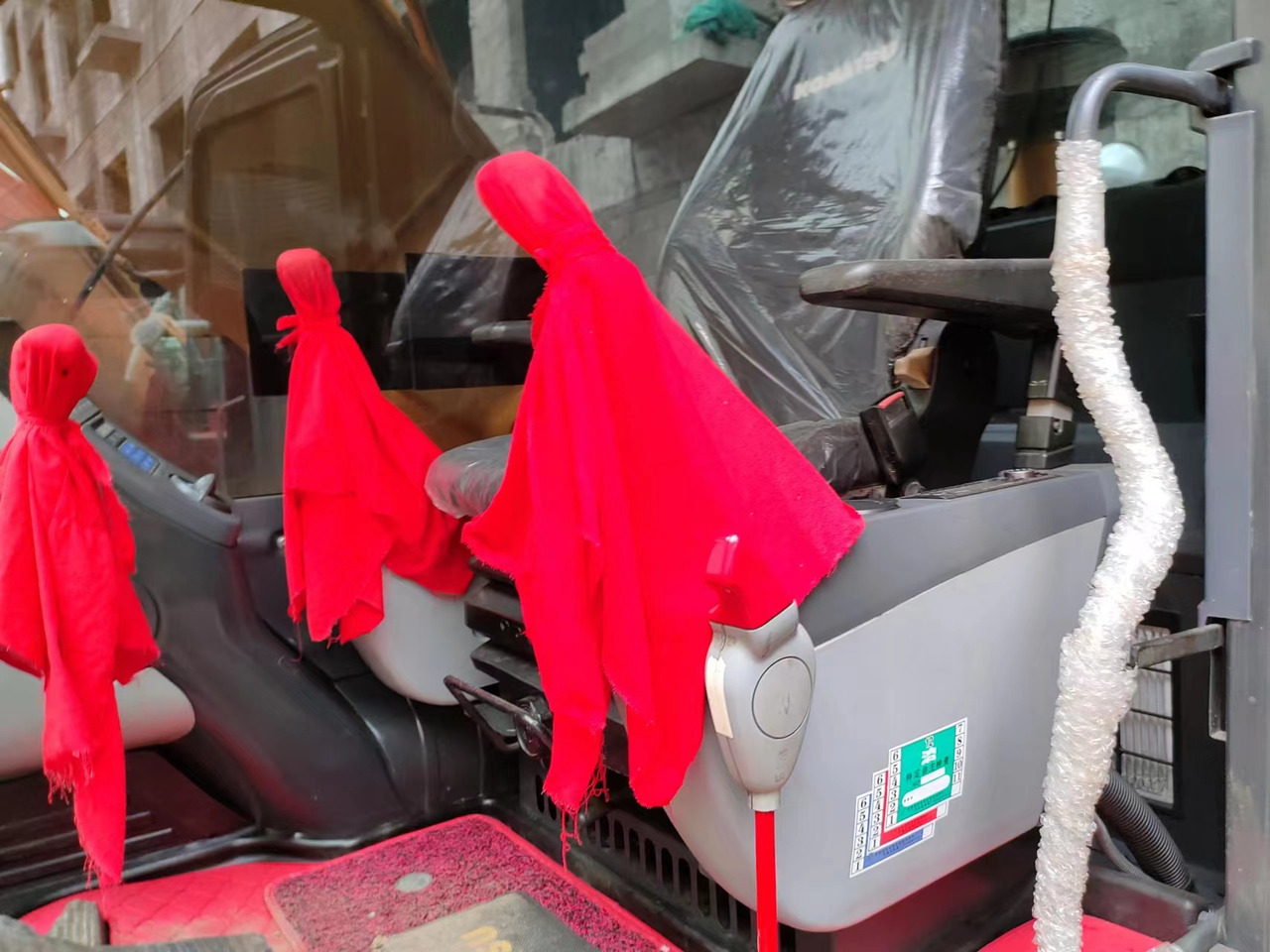 KOMATSU PC200-8 - Гусеничный экскаватор: фото 4 KOMATSU PC200-8 - Гусеничный экскаватор: фото 4