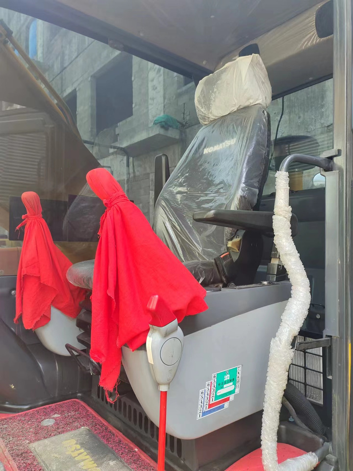 KOMATSU PC200-8N1 - Гусеничный экскаватор: фото 4 KOMATSU PC200-8N1 - Гусеничный экскаватор: фото 4