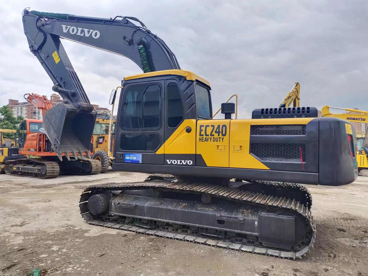 VOLVO EC240 - Гусеничный экскаватор: фото 1 VOLVO EC240 - Гусеничный экскаватор: фото 1