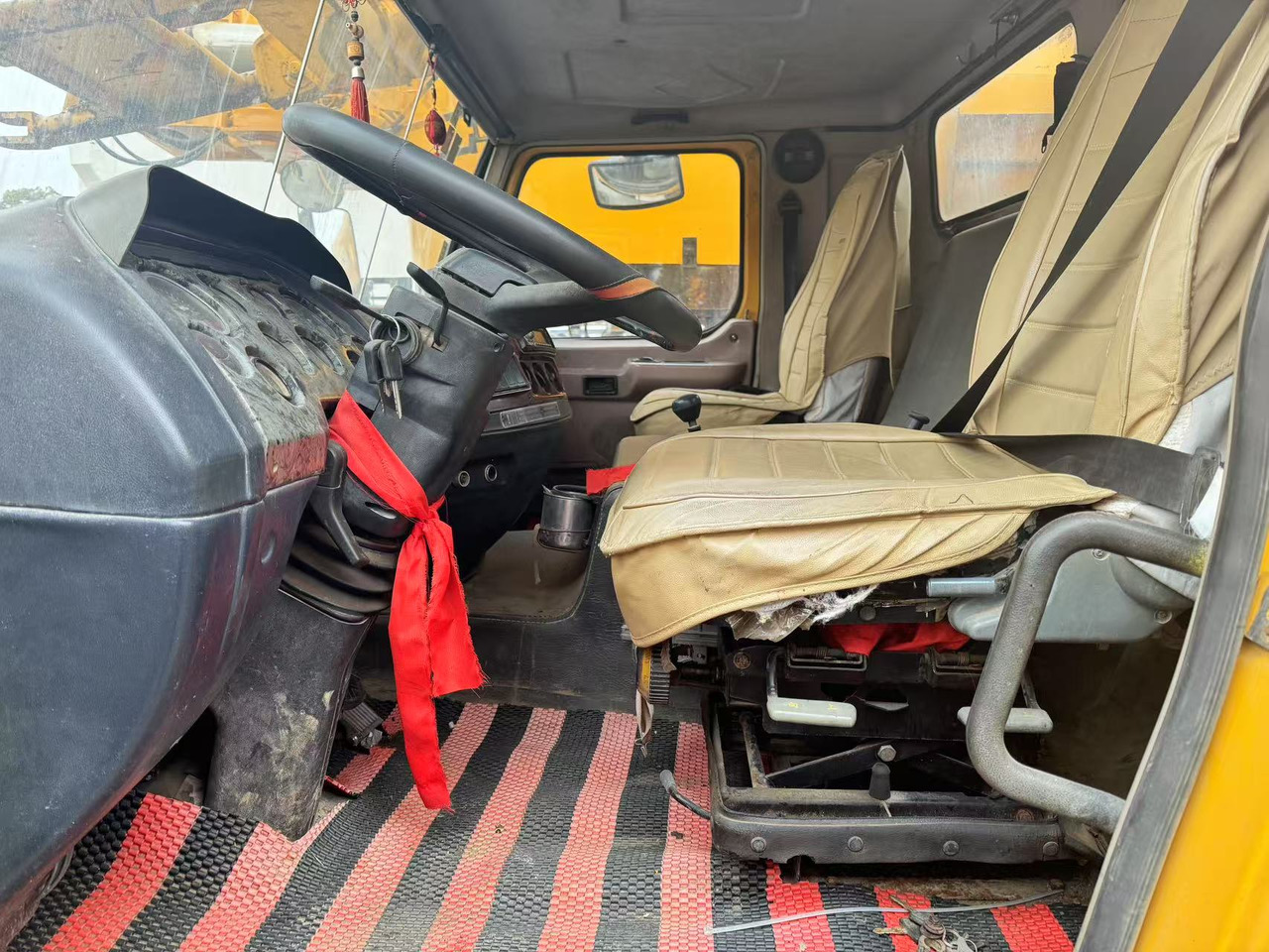 XCMG QY100K 100tons QY100K-2 - Мобильный кран: фото 5 XCMG QY100K 100tons QY100K-2 - Мобильный кран: фото 5