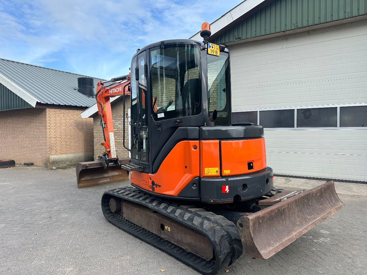 Hitachi ZX52U-3 CLR - Мини-экскаватор: фото 3 Hitachi ZX52U-3 CLR - Мини-экскаватор: фото 3