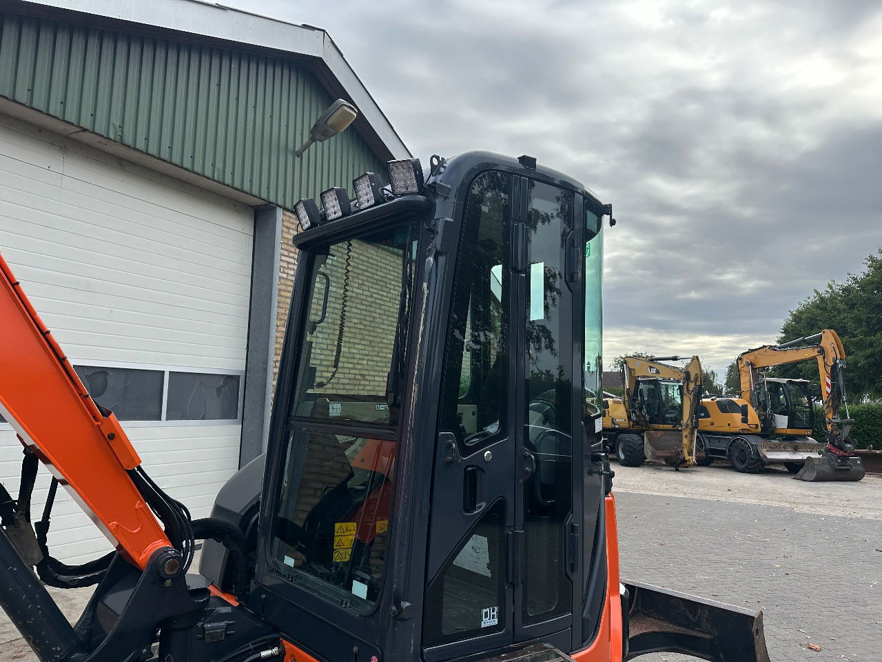 Hitachi ZX52U-3 CLR - Мини-экскаватор: фото 4 Hitachi ZX52U-3 CLR - Мини-экскаватор: фото 4