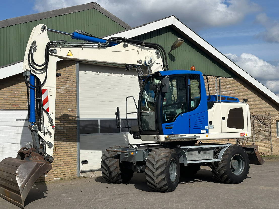 Liebherr A914 - Колёсный экскаватор: фото 1 Liebherr A914 - Колёсный экскаватор: фото 1