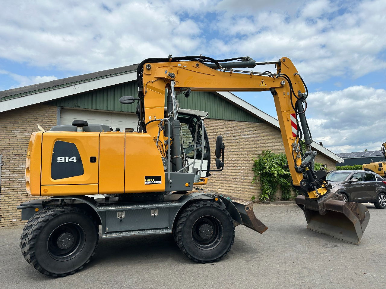 Liebherr A914 - Колёсный экскаватор: фото 4 Liebherr A914 - Колёсный экскаватор: фото 4