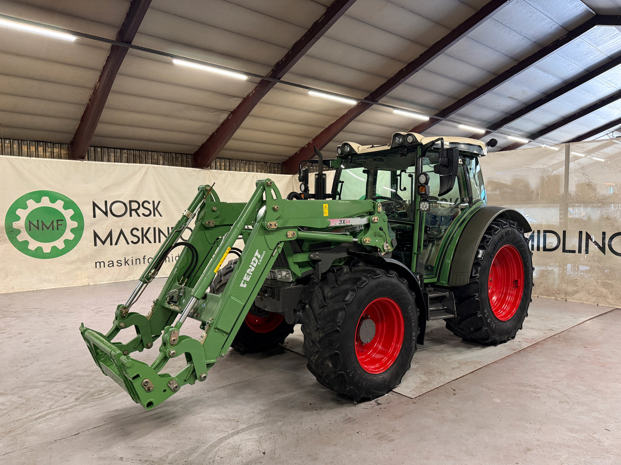 Fendt 211 Vario TMS - Трактор: фото 1 Fendt 211 Vario TMS - Трактор: фото 1