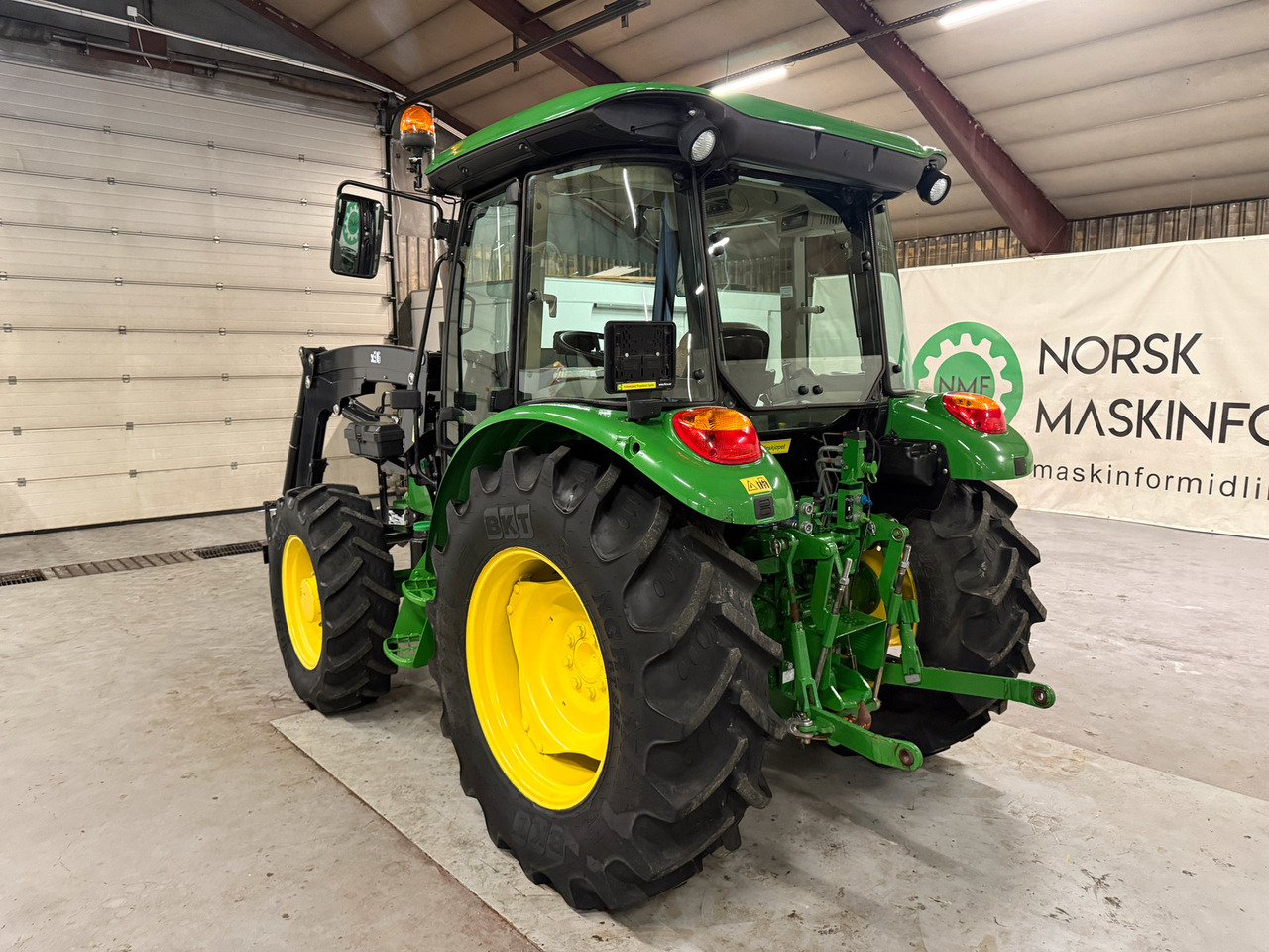 John Deere 5075E - Трактор: фото 3 John Deere 5075E - Трактор: фото 3