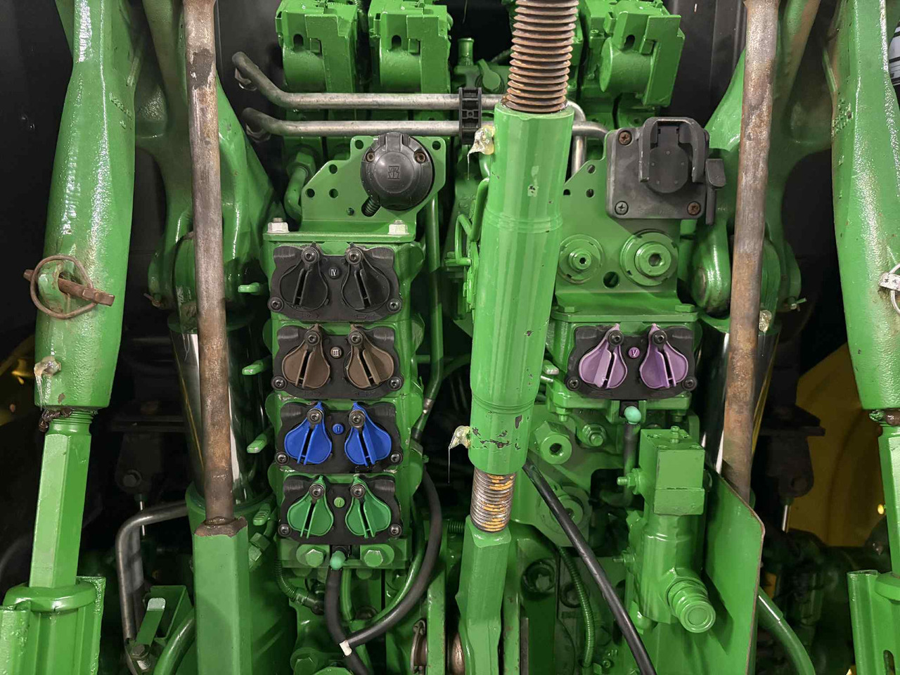 John Deere 6155R - Трактор: фото 5 John Deere 6155R - Трактор: фото 5