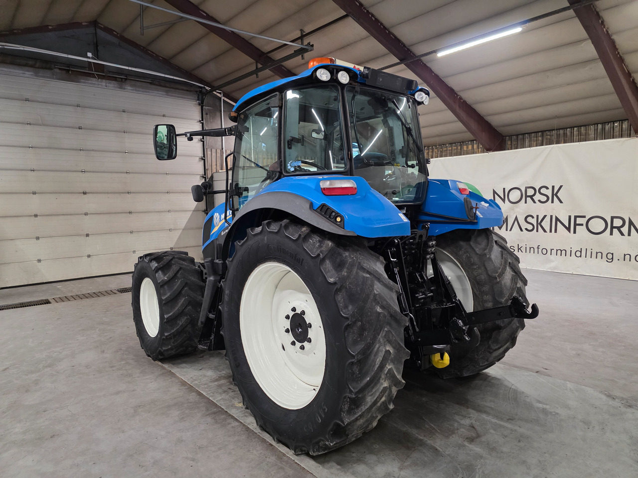New Holland T5.115 EC - Трактор: фото 3 New Holland T5.115 EC - Трактор: фото 3