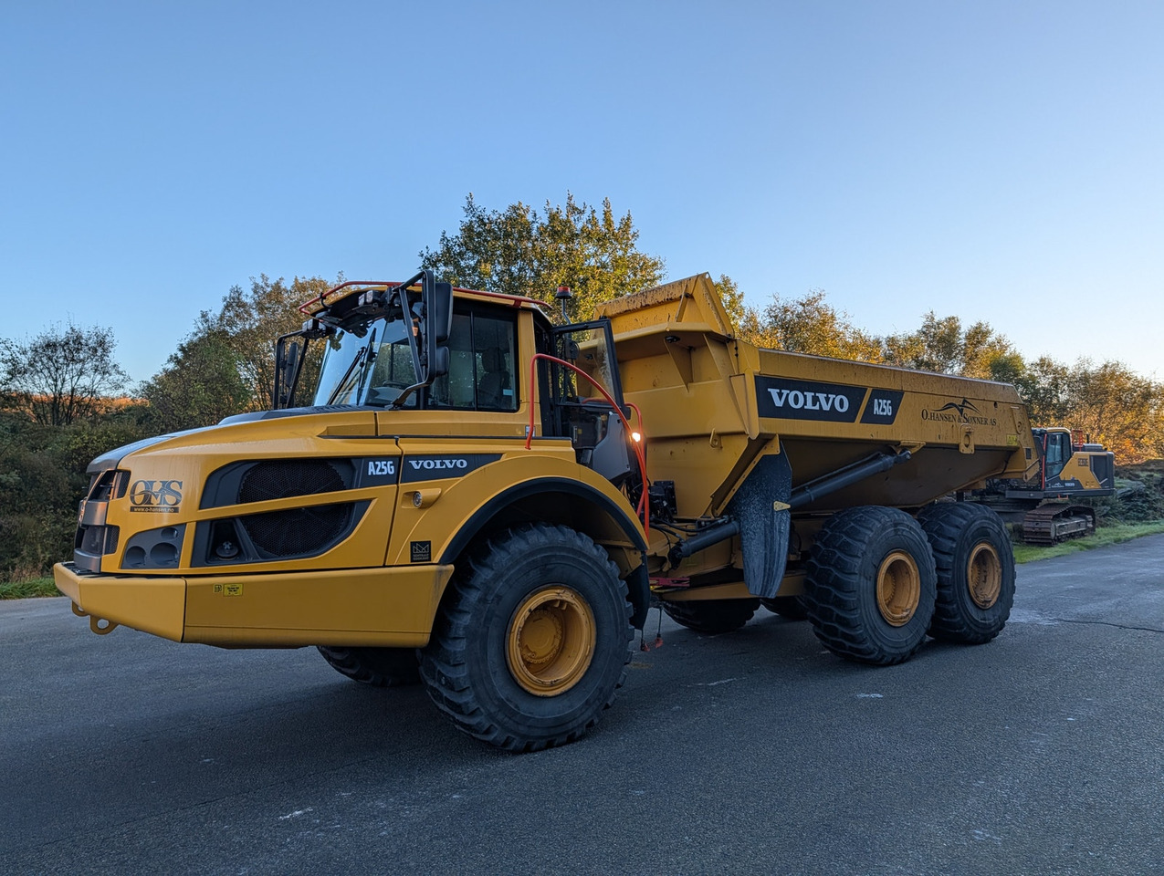 Volvo A25G på hvite skilt - Сочленённый самосвал: фото 2 Volvo A25G på hvite skilt - Сочленённый самосвал: фото 2