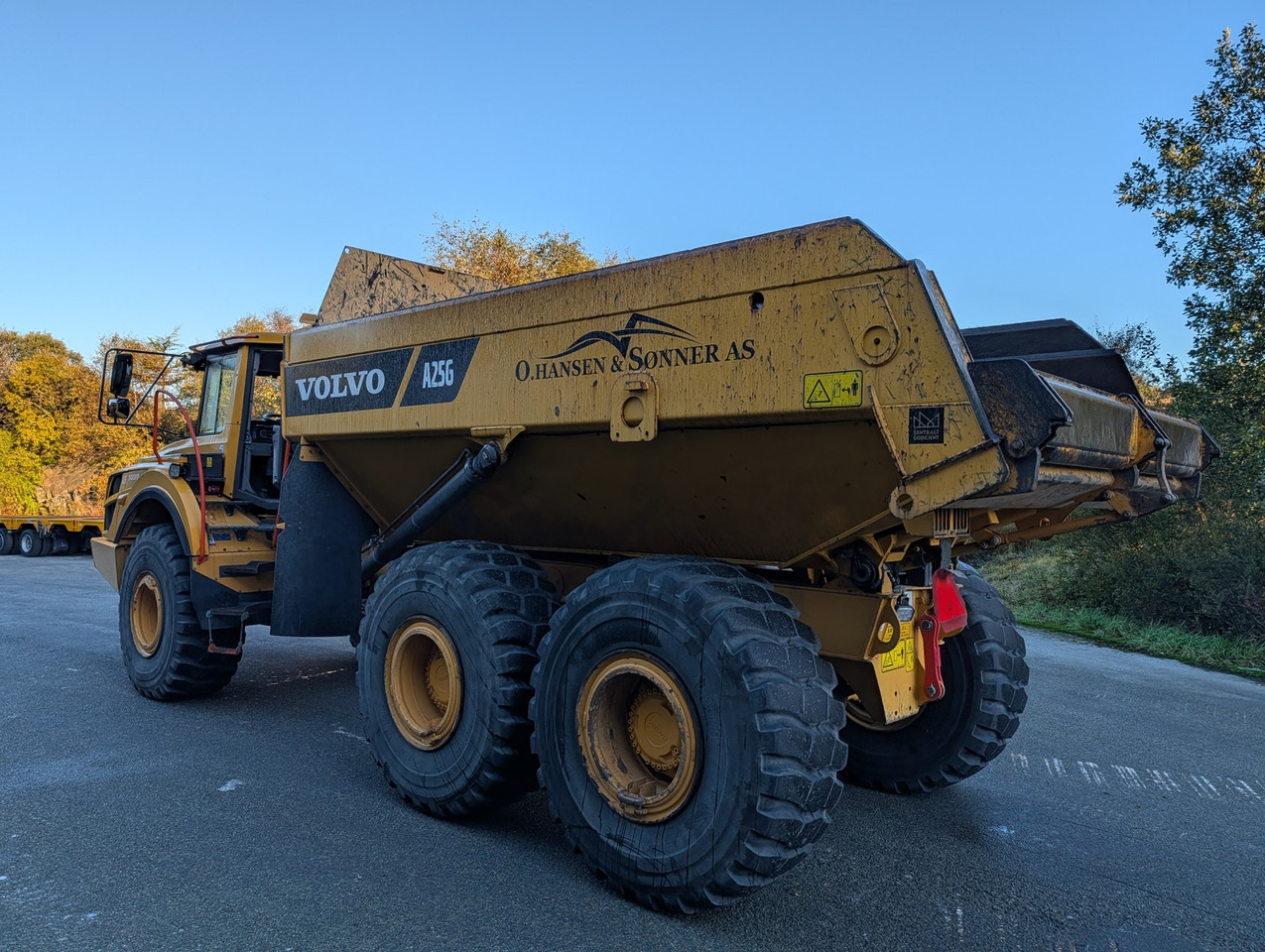 Volvo A25G på hvite skilt - Сочленённый самосвал: фото 4 Volvo A25G på hvite skilt - Сочленённый самосвал: фото 4