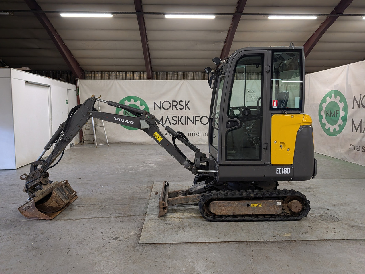 Volvo ECR18D - Мини-экскаватор: фото 2 Volvo ECR18D - Мини-экскаватор: фото 2