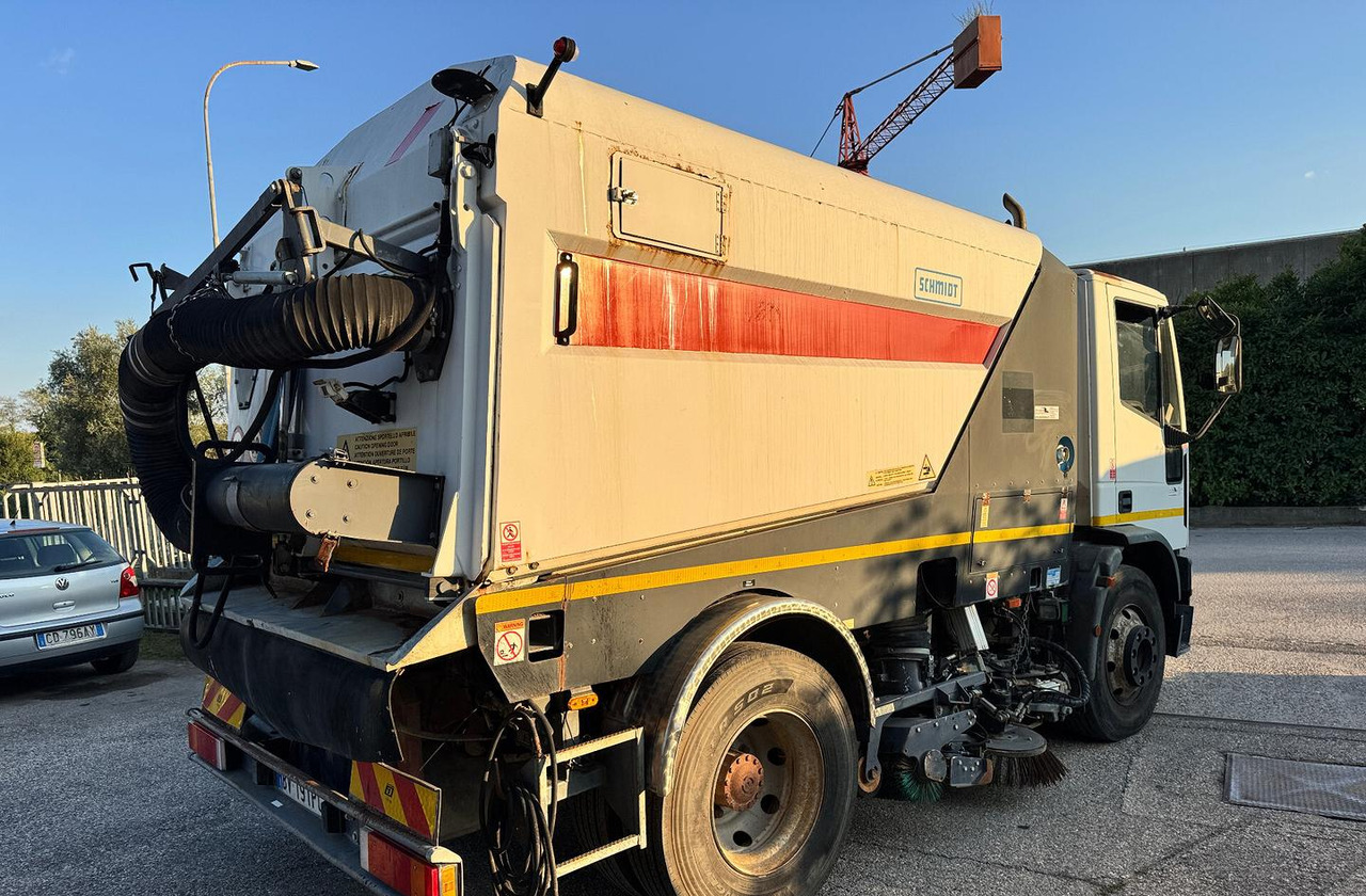 Iveco EuroCargo 150E18 spazzatrice - Подметально-уборочная машина: фото 3 Iveco EuroCargo 150E18 spazzatrice - Подметально-уборочная машина: фото 3