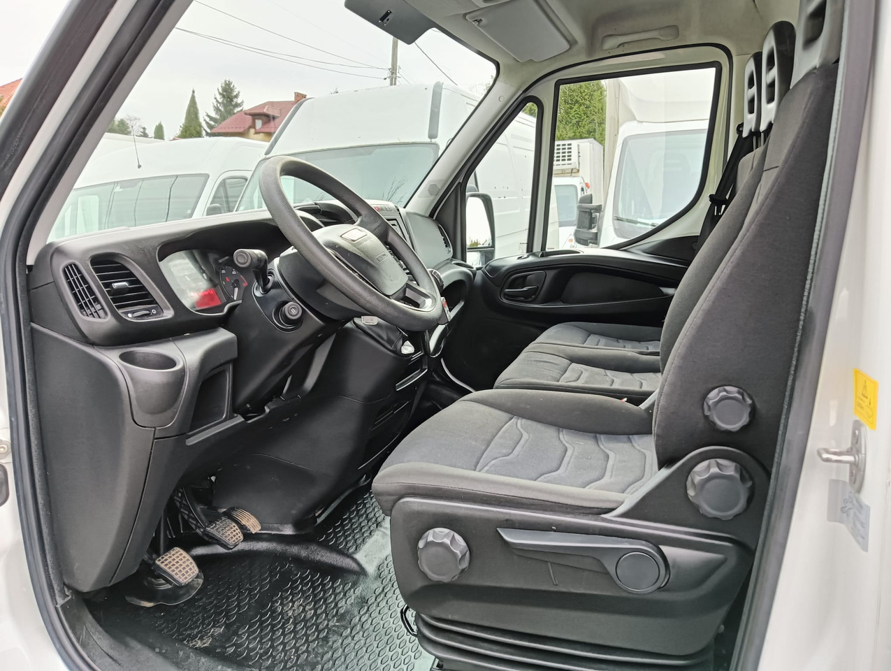 IVECO DAILY 35C14 WYWROTKA KIPER NR 820 - Малотоннажный самосвал: фото 2 IVECO DAILY 35C14 WYWROTKA KIPER NR 820 - Малотоннажный самосвал: фото 2