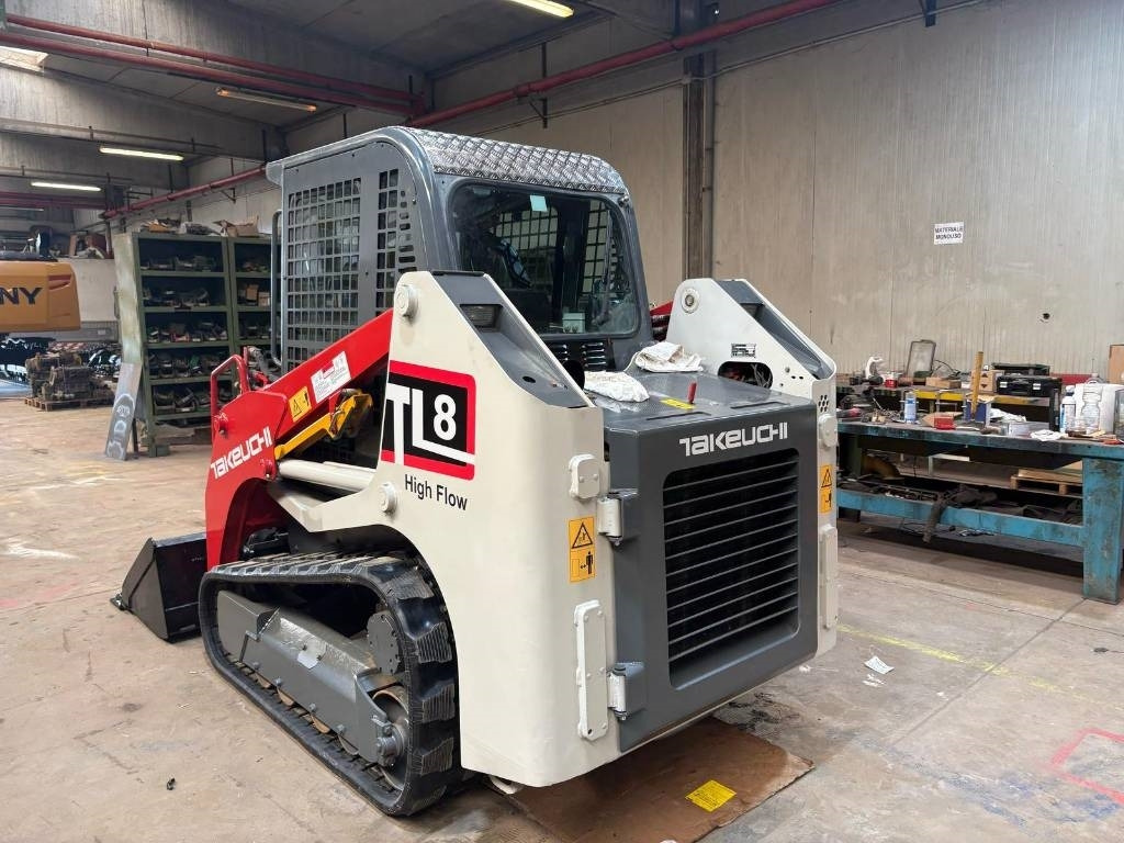 Takeuchi TL 8  - Мини-погрузчик с бортовым поворотом: фото 4 Takeuchi TL 8  - Мини-погрузчик с бортовым поворотом: фото 4