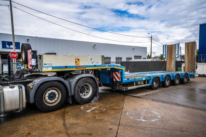 MAX TRAILER MAX TRAILER 110-F-S44+3XSTEERING/DIR. - Низкорамный полуприцеп: фото 1 MAX TRAILER MAX TRAILER 110-F-S44+3XSTEERING/DIR. - Низкорамный полуприцеп: фото 1