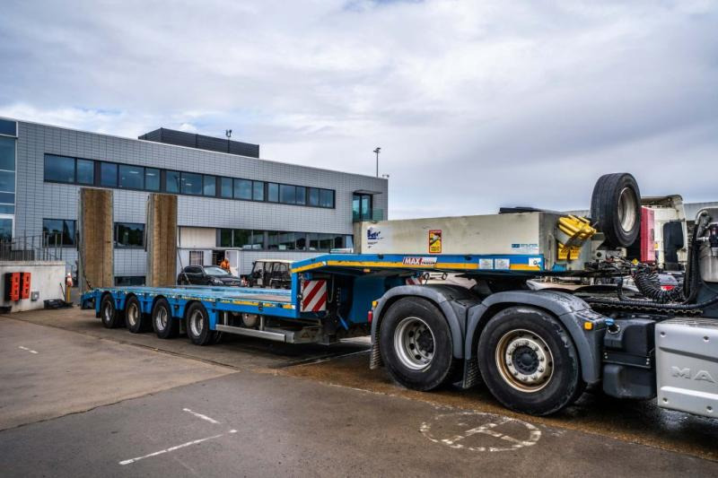 MAX TRAILER MAX TRAILER 110-F-S44+3XSTEERING/DIR. - Низкорамный полуприцеп: фото 2 MAX TRAILER MAX TRAILER 110-F-S44+3XSTEERING/DIR. - Низкорамный полуприцеп: фото 2