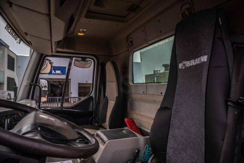 Фото интерьера 1: Самосвал Renault PREMIUM 320DXI+BIBENNE+REMORQUANT