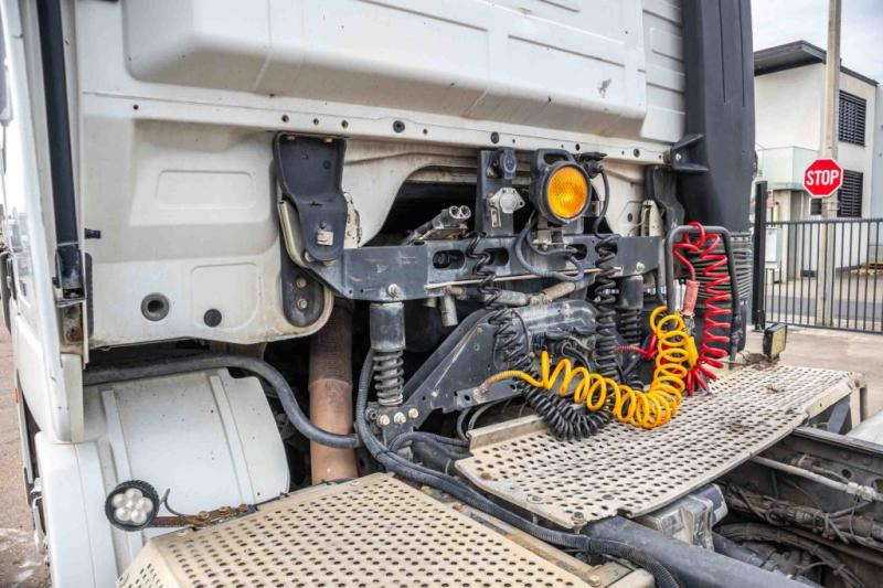 Mercedes ACTROS 1844 LS-MP3+E5+VOITH - Тягач: фото 5 Mercedes ACTROS 1844 LS-MP3+E5+VOITH - Тягач: фото 5