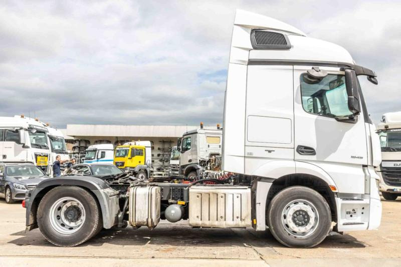 Mercedes ACTROS 1845 LS+HYDR - Тягач: фото 4 Mercedes ACTROS 1845 LS+HYDR - Тягач: фото 4