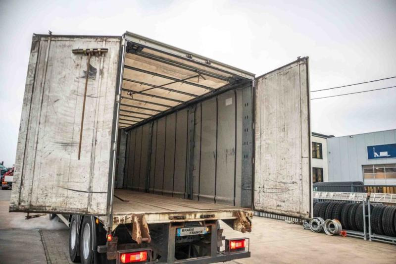 Тентованный грузовик Volvo FM 330+10 pneus/tires-intarder: фото 6