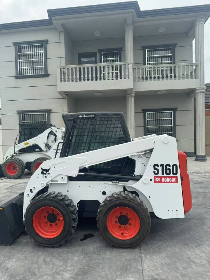 Bobcat S 160 - Мини-погрузчик с бортовым поворотом: фото 2 Bobcat S 160 - Мини-погрузчик с бортовым поворотом: фото 2