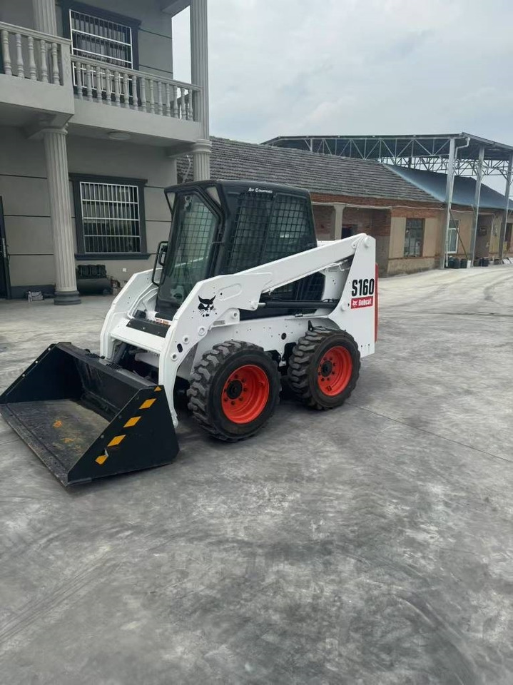 Bobcat S 160 - Мини-погрузчик с бортовым поворотом: фото 4 Bobcat S 160 - Мини-погрузчик с бортовым поворотом: фото 4