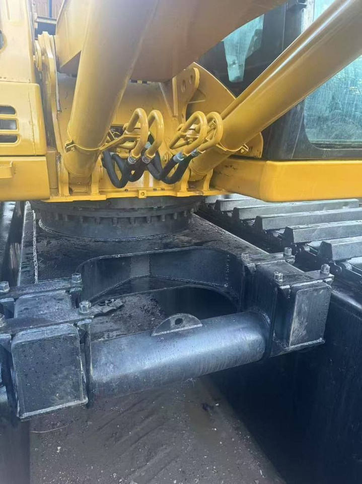 CAT 320 C - Гусеничный экскаватор: фото 1 CAT 320 C - Гусеничный экскаватор: фото 1