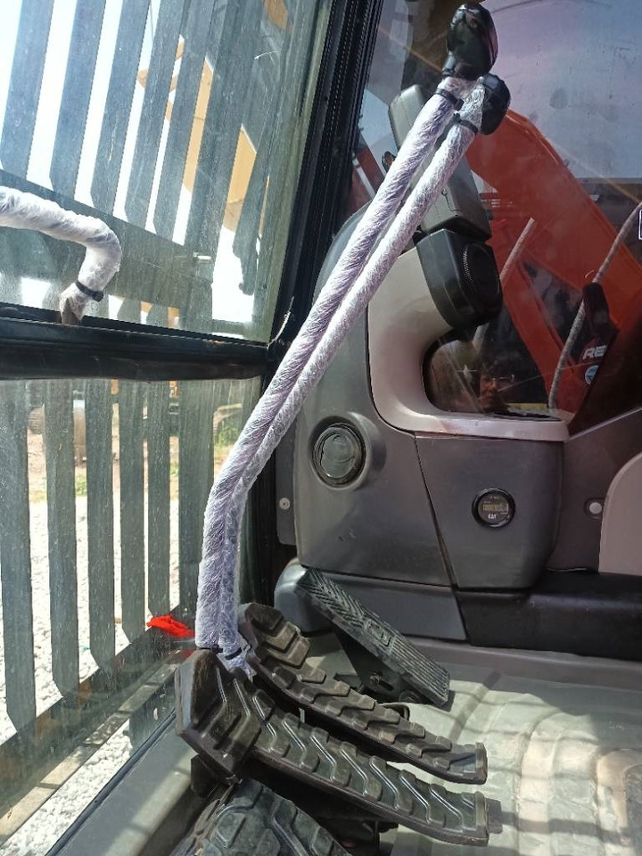 CAT 320D2 - Гусеничный экскаватор: фото 2 CAT 320D2 - Гусеничный экскаватор: фото 2