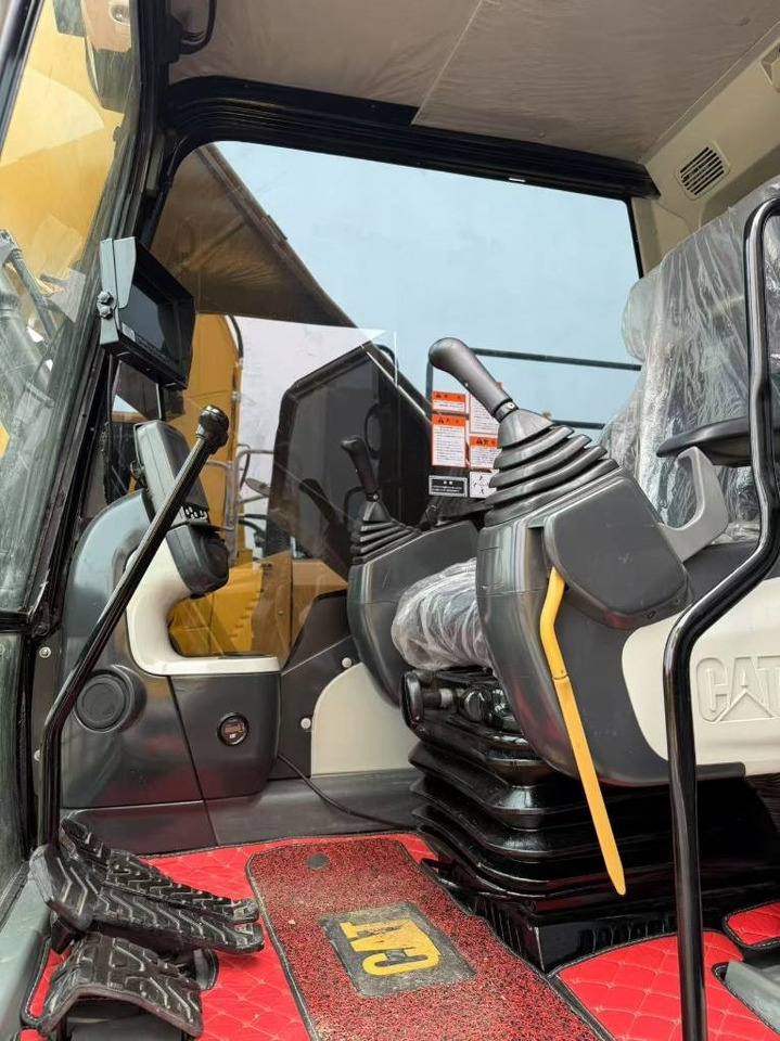Гусеничный экскаватор CAT 320D2L: фото 6