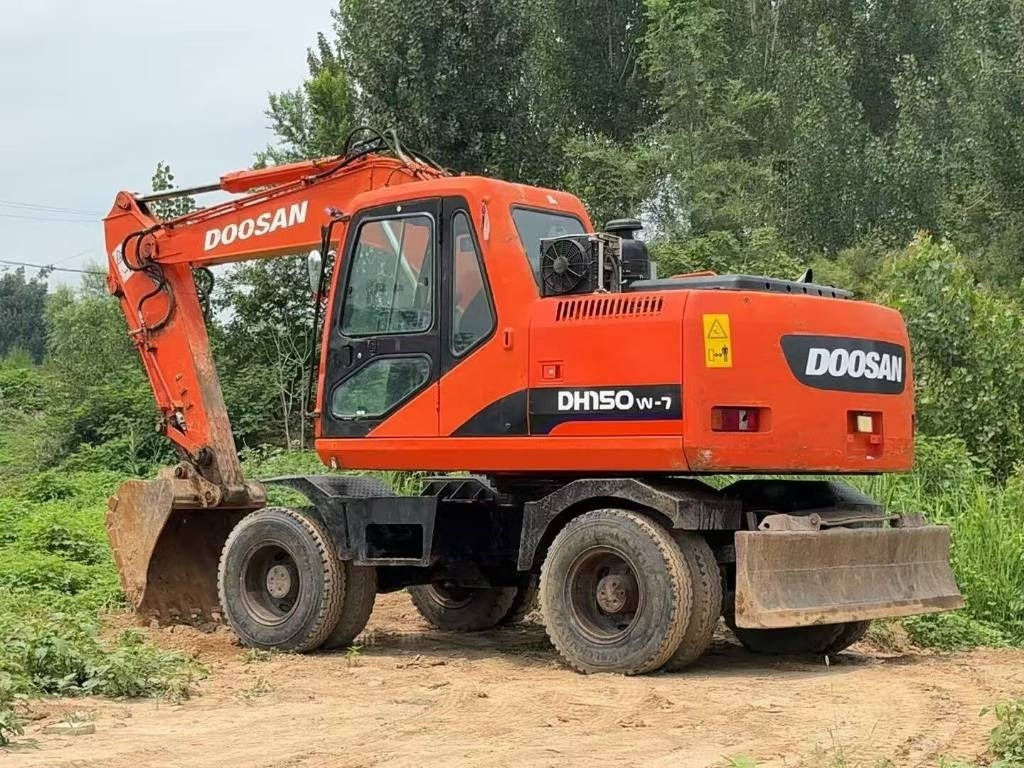 Doosan DH 150 W-7 - Колёсный экскаватор: фото 1 Doosan DH 150 W-7 - Колёсный экскаватор: фото 1