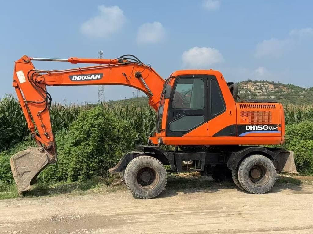 Doosan DH 150 W-7 - Гусеничный экскаватор: фото 1 Doosan DH 150 W-7 - Гусеничный экскаватор: фото 1