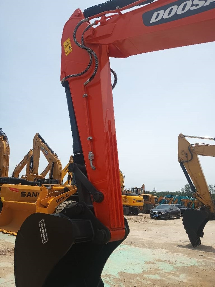 Doosan DX 225 - Гусеничный экскаватор: фото 4 Doosan DX 225 - Гусеничный экскаватор: фото 4