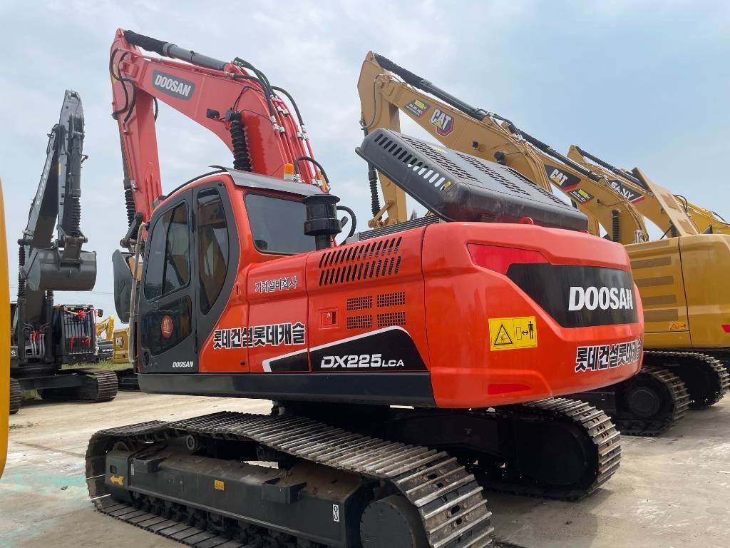 Doosan DX225LCA  - Гусеничный экскаватор: фото 1 Doosan DX225LCA  - Гусеничный экскаватор: фото 1