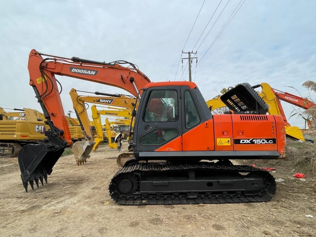 Doosan dx150 - Гусеничный экскаватор: фото 3 Doosan dx150 - Гусеничный экскаватор: фото 3