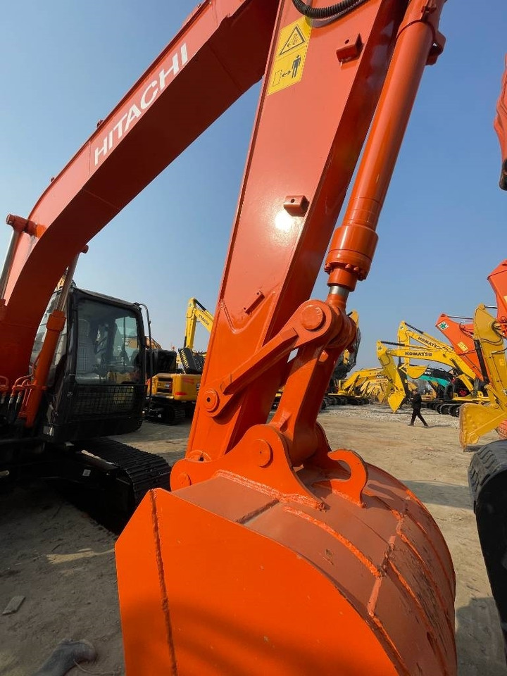 Hitachi ZX 130 - Гусеничный экскаватор: фото 5 Hitachi ZX 130 - Гусеничный экскаватор: фото 5