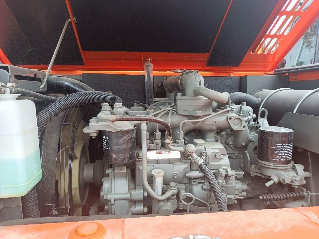 Hitachi ZX 60 - Гусеничный экскаватор: фото 4 Hitachi ZX 60 - Гусеничный экскаватор: фото 4