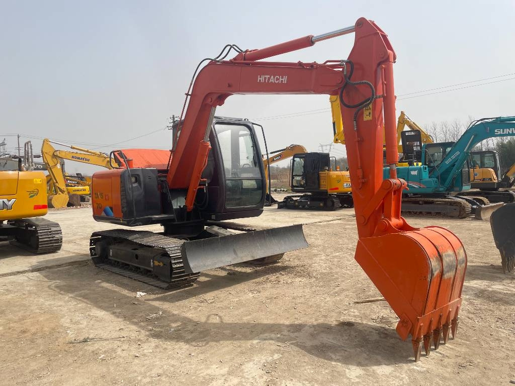 Hitachi ZX 70 - Мини-экскаватор: фото 1 Hitachi ZX 70 - Мини-экскаватор: фото 1