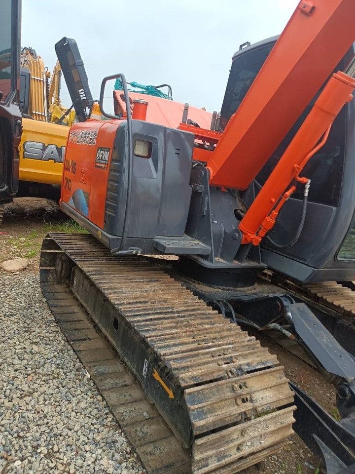 Hitachi ZX 70 - Гусеничный экскаватор: фото 2 Hitachi ZX 70 - Гусеничный экскаватор: фото 2