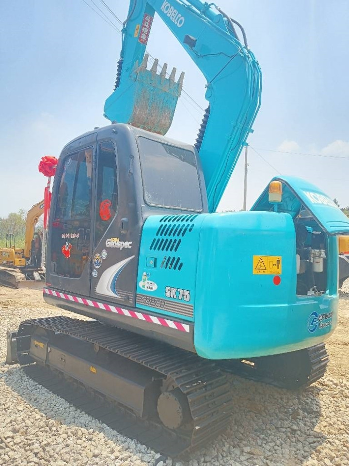 Kobelco sk75-8 - Гусеничный экскаватор: фото 3 Kobelco sk75-8 - Гусеничный экскаватор: фото 3