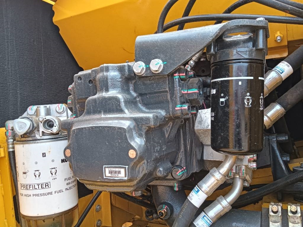 Komatsu PC 210 - Гусеничный экскаватор: фото 3 Komatsu PC 210 - Гусеничный экскаватор: фото 3