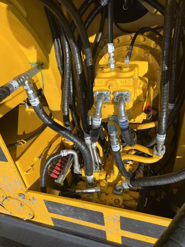 Komatsu PC 300 - Гусеничный экскаватор: фото 5 Komatsu PC 300 - Гусеничный экскаватор: фото 5